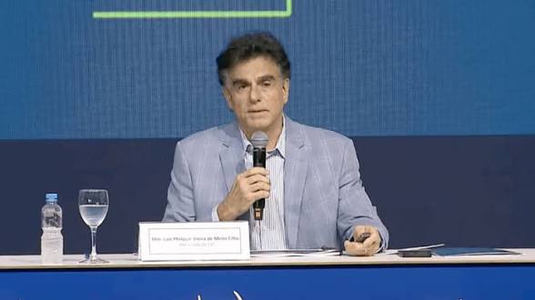 [VÍDEO] Presidente do TST diz que não se preocupa com “azuis” e afirma: “nós, vermelhos, temos causa”