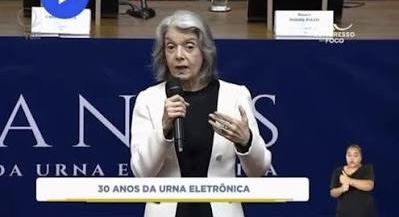 [VÍDEO] Cármen Lúcia afirma que urnas eletrônicas “acabaram com fraudes eleitorais”