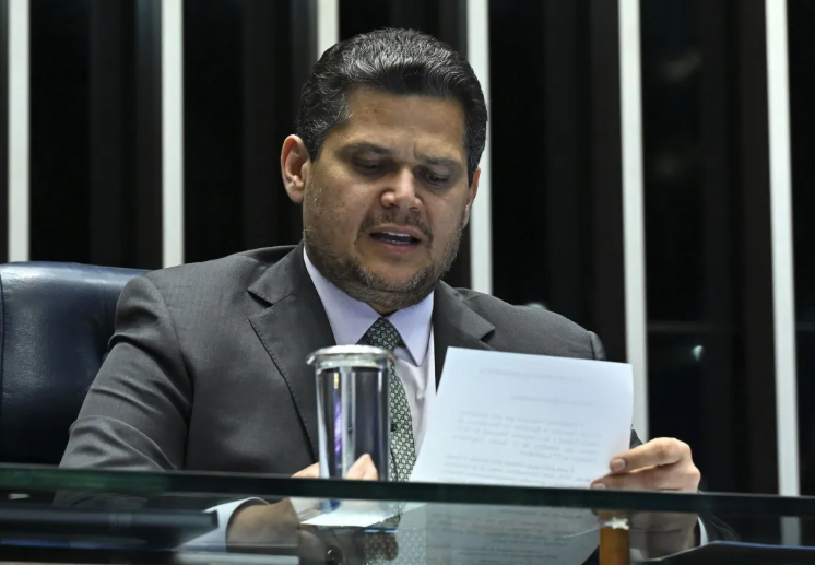 Prazo de Lula acaba e Congresso promulga nova lei sobre dosimetria de penas para condenados pelos atos de 8 de Janeiro