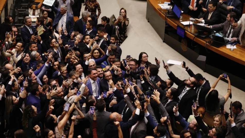 Oposição fala em resgatar ‘PEC da Anistia’ no Congresso, após Moraes suspender Lei da Dosimetria