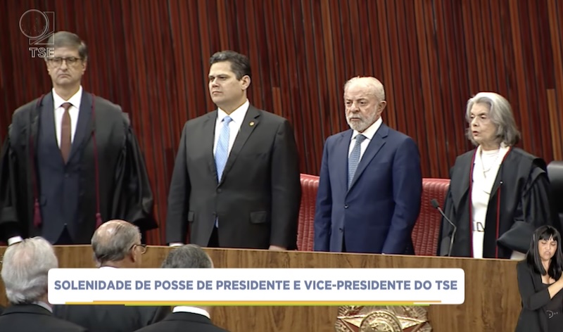 Não sabem? Na posse de Marques, autoridades não cantaram o Hino