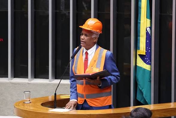 [VÍDEO] ‘Trabalhadores terão tempo para fazer sexo em paz’, diz deputado ao defender fim da 6×1