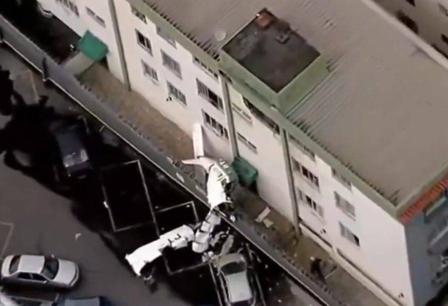 Avião de pequeno porte cai em bairro de Belo Horizonte e deixa três mortos