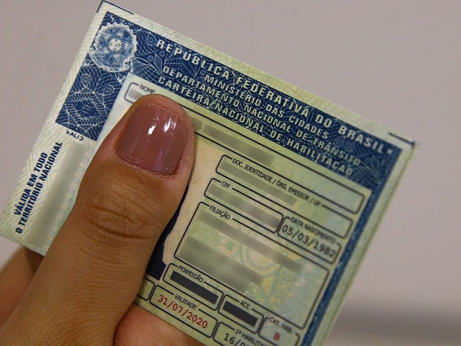 Câmara aprova MP que prevê renovação automática de CNH