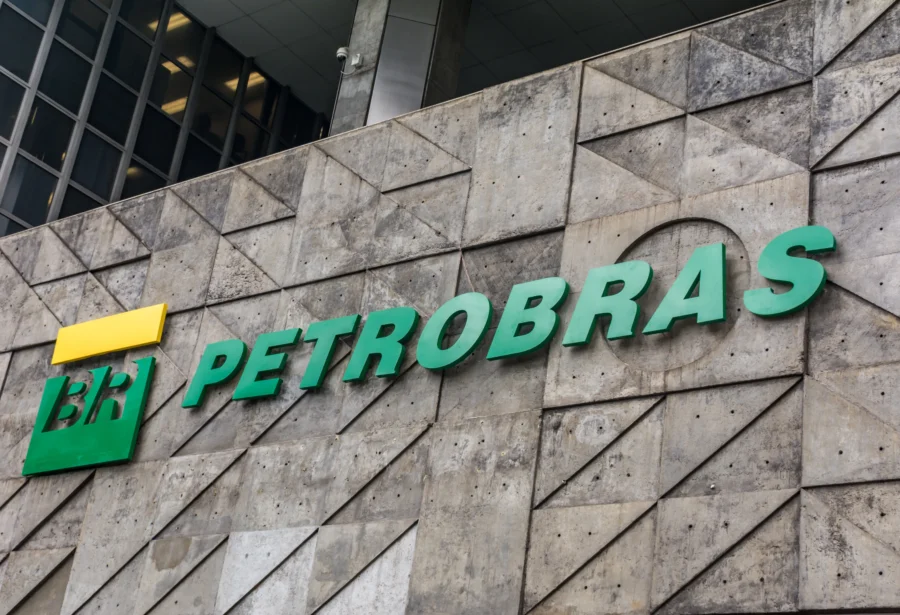 Petrobras tem recuo de 7,2% no lucro do trimestre e anuncia R$ 9 bilhões em dividendos