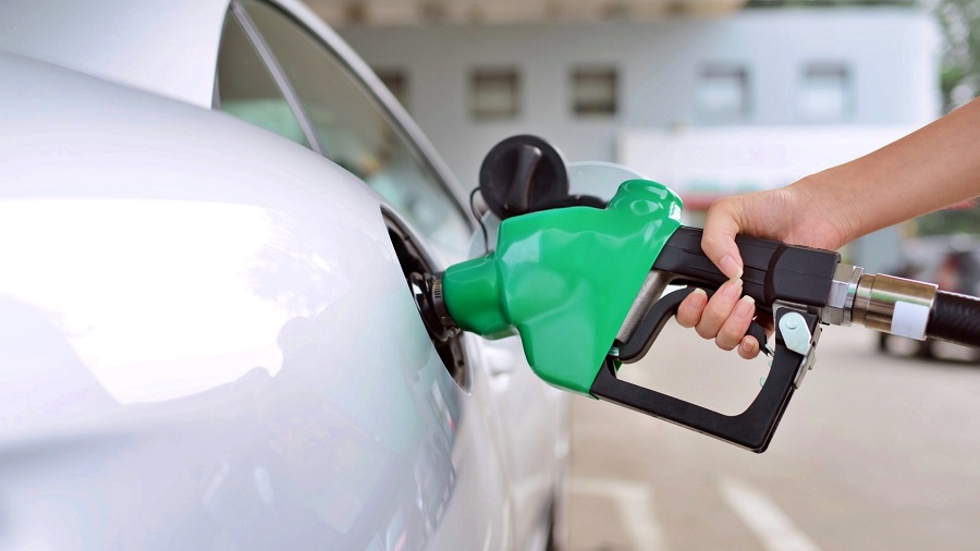 Governo anuncia subsídios para reduzir preço da gasolina e diesel