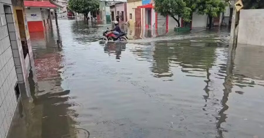 Chuvas provocam alagamentos e deixam quatro vias intransitáveis em Natal; veja