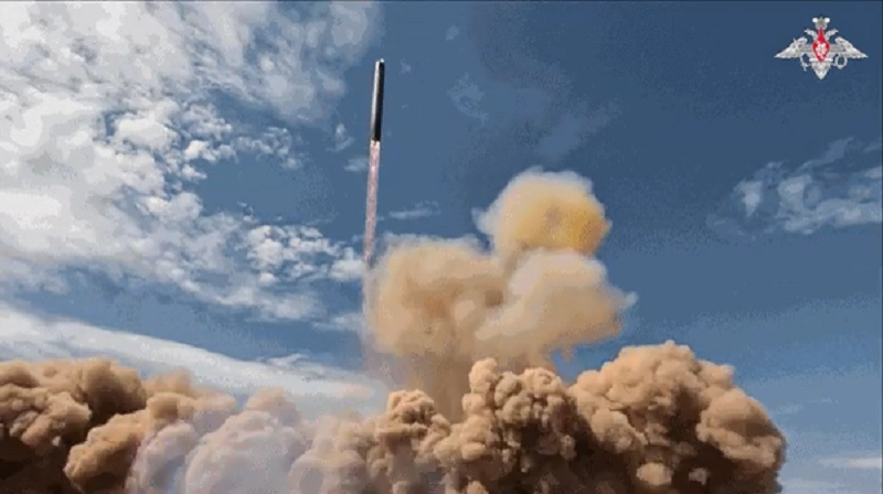 Rússia faz teste final de míssil com alcance de 35.000 km, chamado de ‘Satanás’ pela Otan
