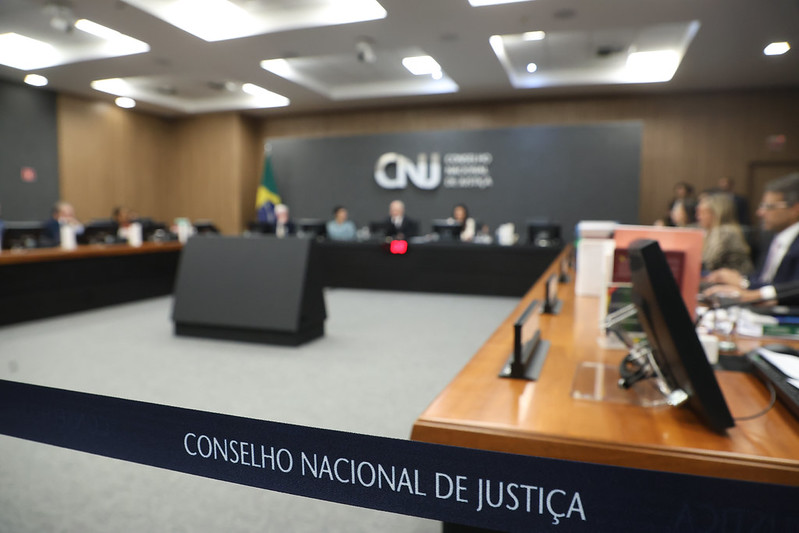 Integrantes de grupo criado por Fachin para discutir salários do Judiciário receberam até R$ 332 mil em um mês
