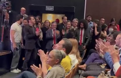 [VÍDEO] Aliados de Lula passam por treinamento para defender presidente nas redes sociais