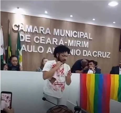 [VÍDEO] Evento LGBTQIA+ em Câmara Municipal gera debate após performances no plenário