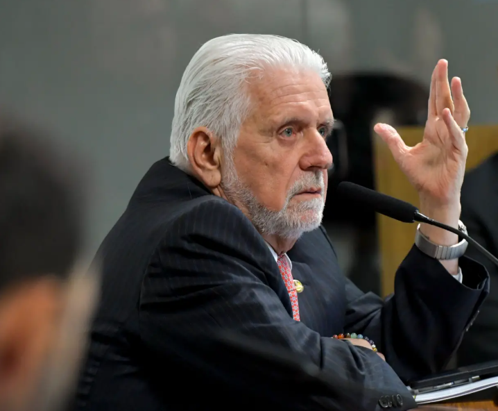 URGENTE: Jaques Wagner deixa liderança do governo após ser alvo da PF por ligação com Master