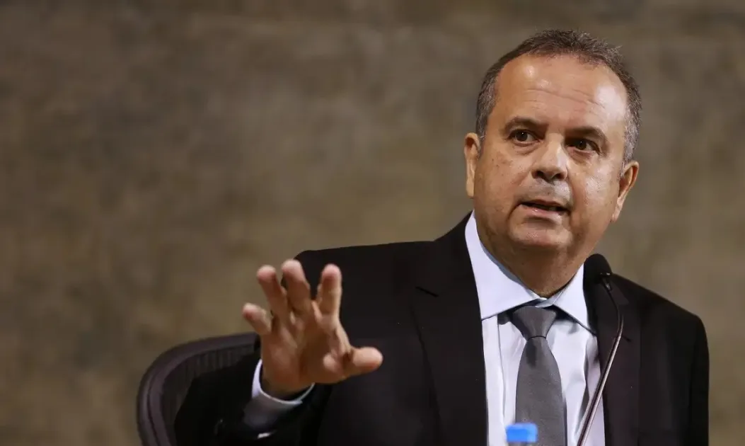 Rogério aciona TCU e PGR contra publicidade de Lula que já soma R$ 785,7 milhões