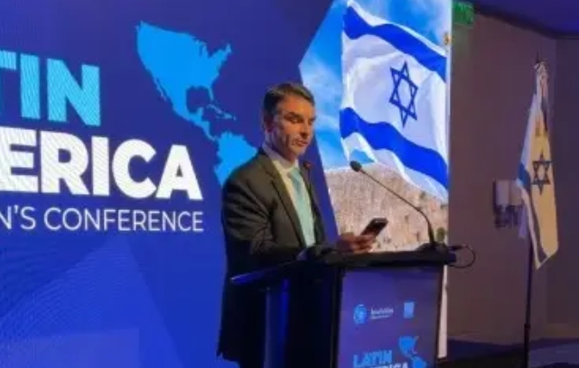 Flávio Bolsonaro chama Lula de “antissemita” e promete mudar embaixada do Brasil para Jerusalém