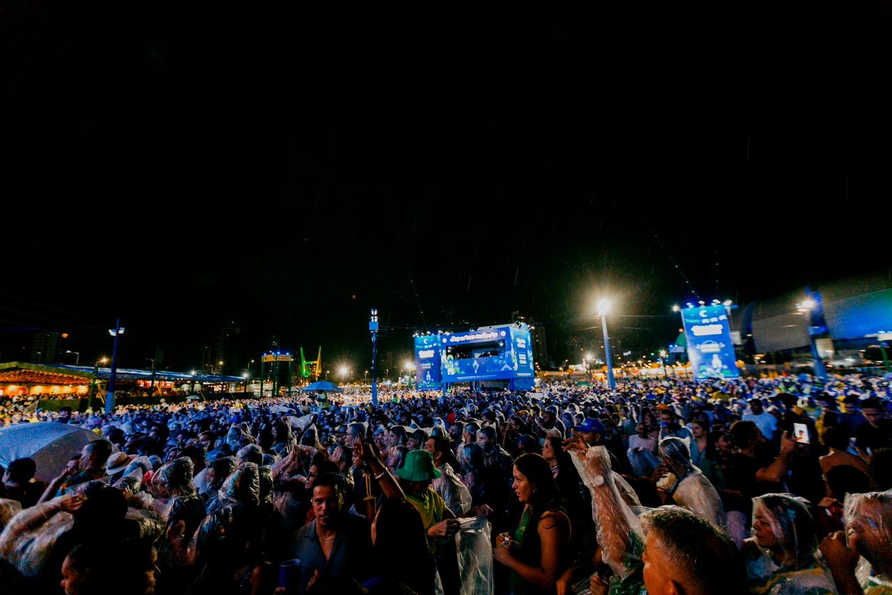 São João de Natal reúne público em noite de shows e transmissão da Copa na Arena das Dunas