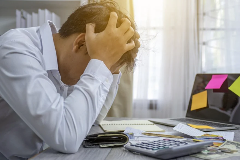 Total de empresas inadimplentes no Brasil chega a 9 milhões e atinge novo recorde, diz Serasa; dívidas somam R$ 220,9 bilhões