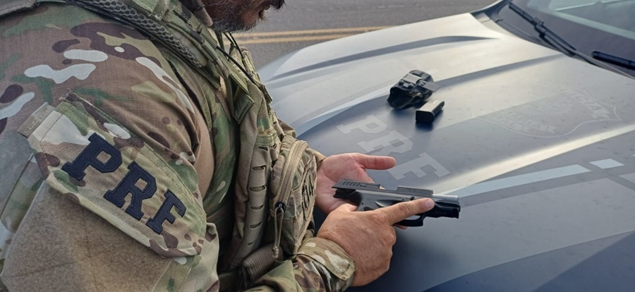 PRF flagra contrabando, tráfico e arma ilegal em rodovias do RN neste fim de semana