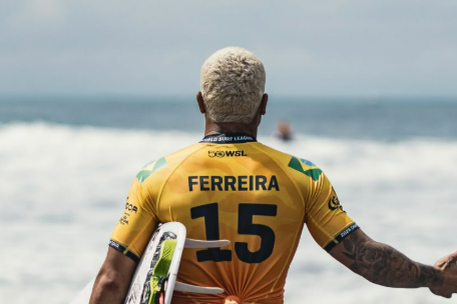 Italo Ferreira avança às oitavas de final da etapa de El Salvador da WSL