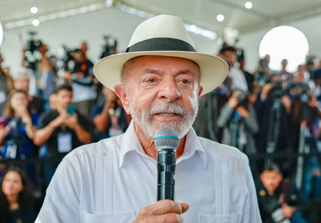 Lula critica possível novo tarifaço dos EUA: “Nós que devíamos aumentar taxação”