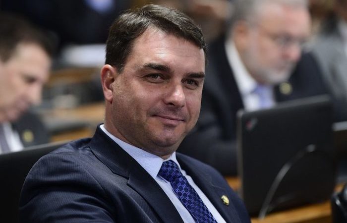 Estratégia de Flávio Bolsonaro para enfrentar possível vídeo privado já está definida