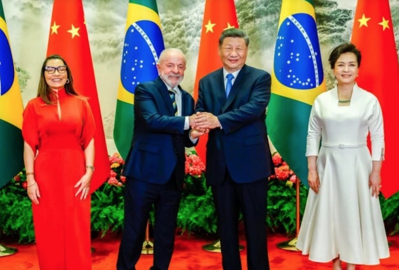 Hostil aos EUA, Lula abaixa cabeça para o tarifaço chinês de 67%