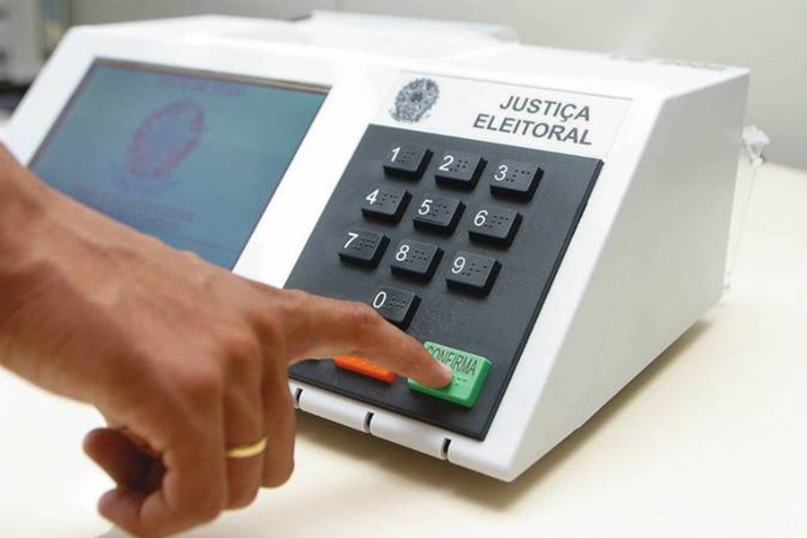 Maioria dos brasileiros diz não se identificar com nenhum partido, aponta pesquisa