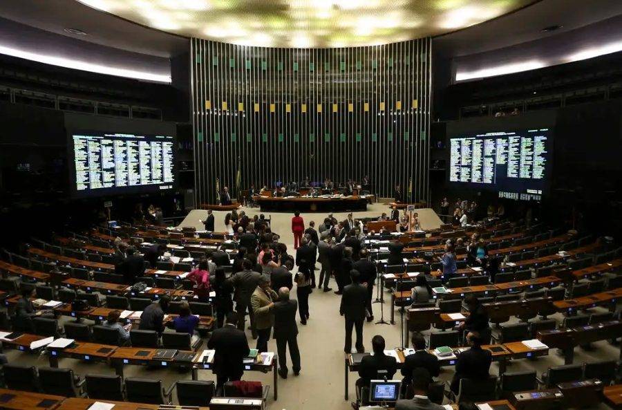 Congresso tem projetos travados a uma semana do recesso parlamentar