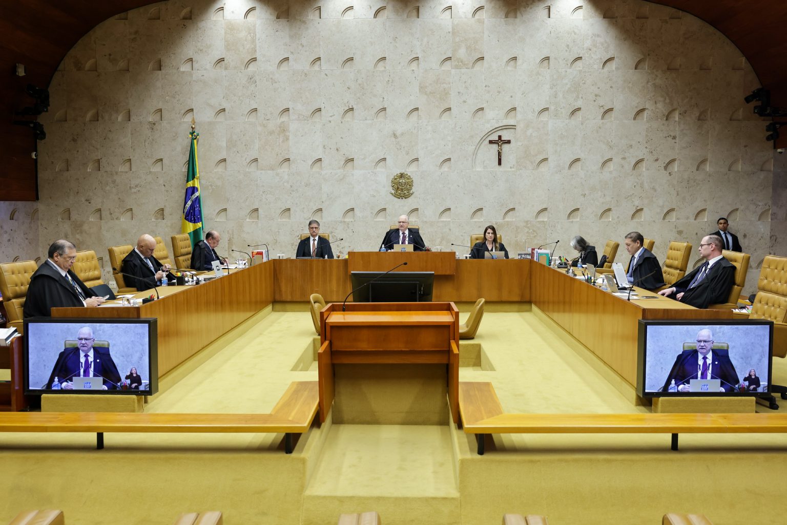 LEVANTAMENTO: 83% das ações contra deputados no STF miram a direita, diz colunista