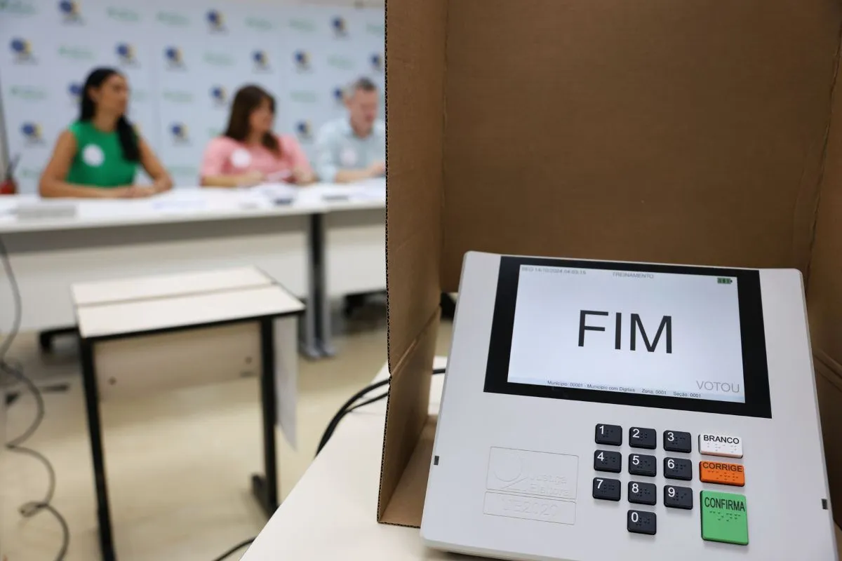 Mulheres continuam maioria do eleitorado brasileiro em 2026, diz TSE