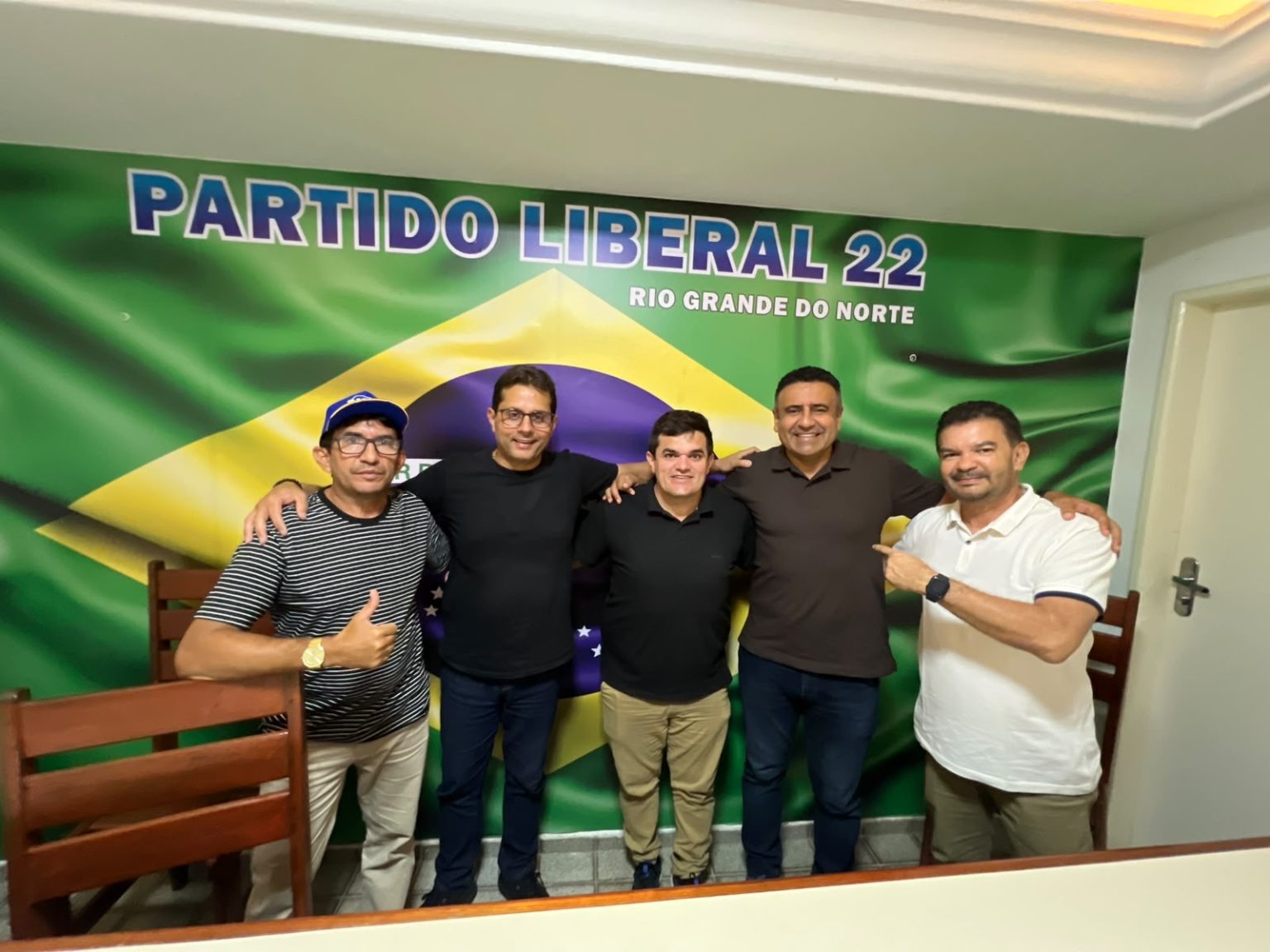 Mossoró: vereador da base de Allyson Bezerra declara apoio a Álvaro Dias