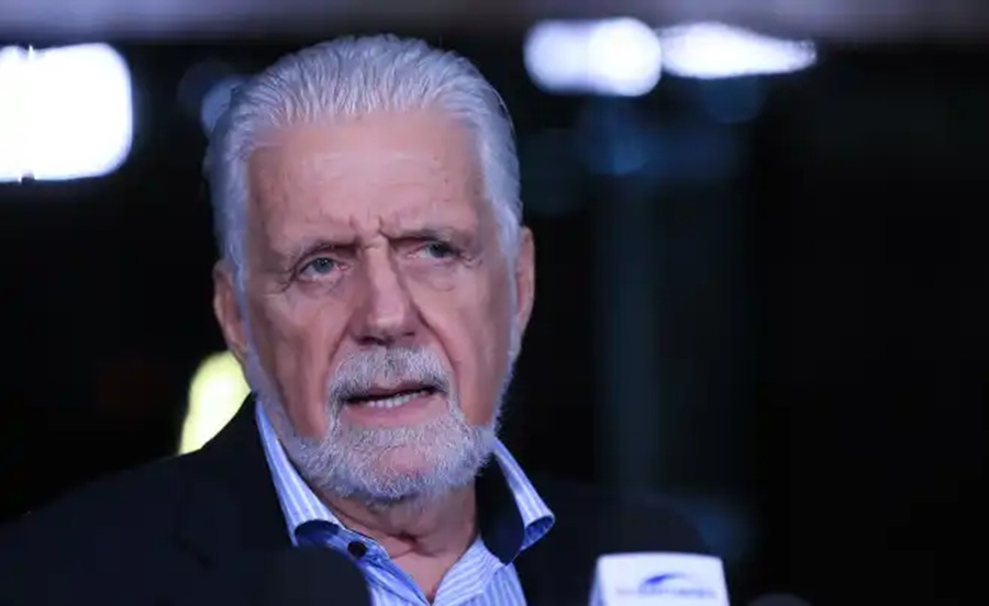 PF aponta 74 ligações entre Jaques Wagner e empresário investigado no caso Banco Master