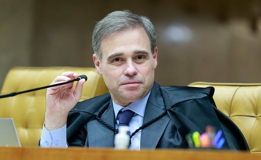 André Mendonça apura possível obstrução da Justiça por diretor-geral da PF em caso do INSS