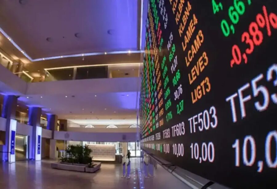 Após tarifaço dos EUA, Bolsa cai, juros sobem e dólar avança a R$ 5,10