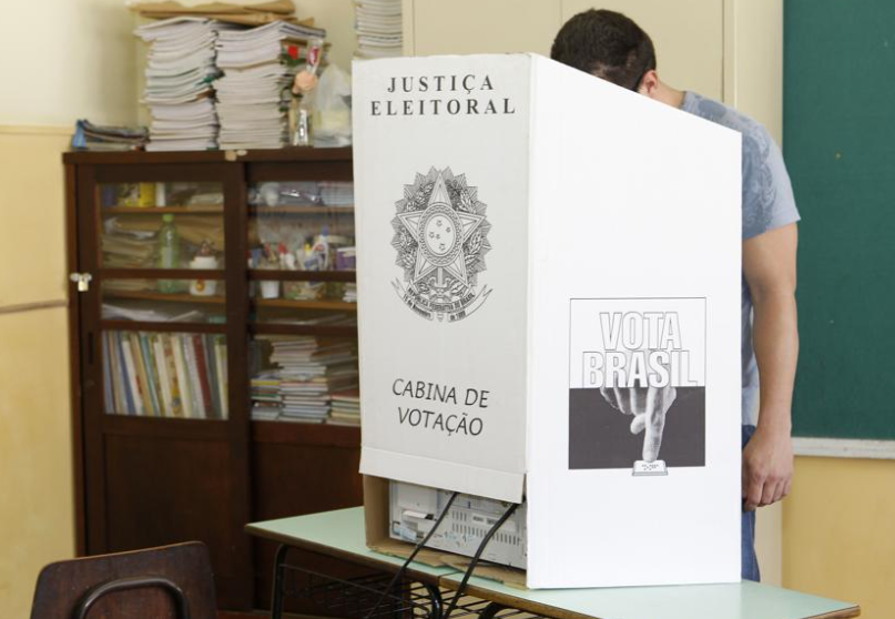 Filiação de jovens a partidos políicos cai 54% desde 2010, aponta levantamento