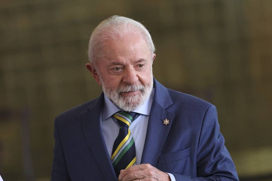 Lula é multado em R$ 15 mil pelo TRE-SP por propaganda eleitoral antecipada