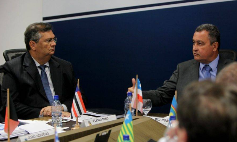 Flávio Dino devolve ao STJ inquérito sobre desvios na compra de respiradores pelo Consórcio Nordeste, liderado por Rui Costa