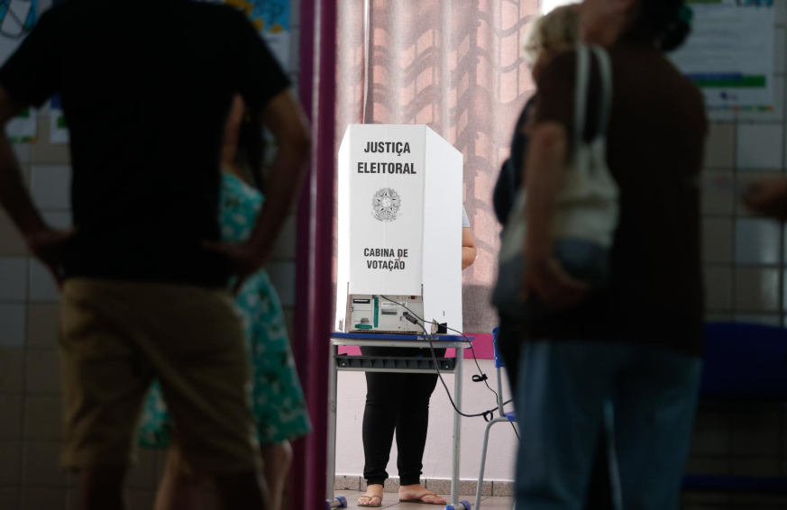 Brasileiros acima de 60 anos lideram interesse pelas eleições presidenciais de 2026, mostra pesquisa Nexus/BTG