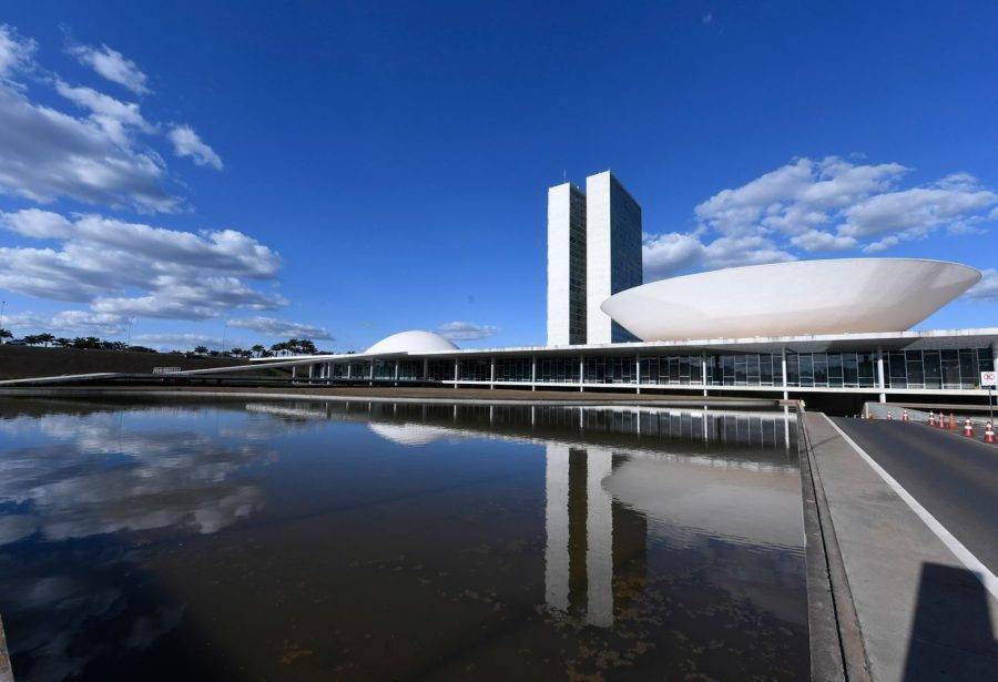 Combustíveis, misoginia e minerais críticos: veja a pauta do Congresso nesta semana