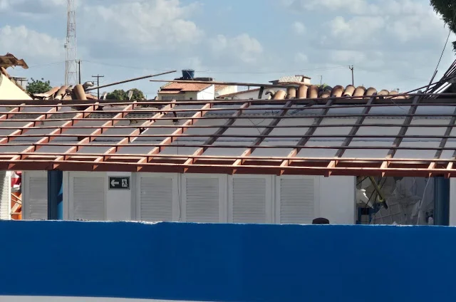 Teto de escola municipal inaugurada há 20 dias desaba em Mossoró