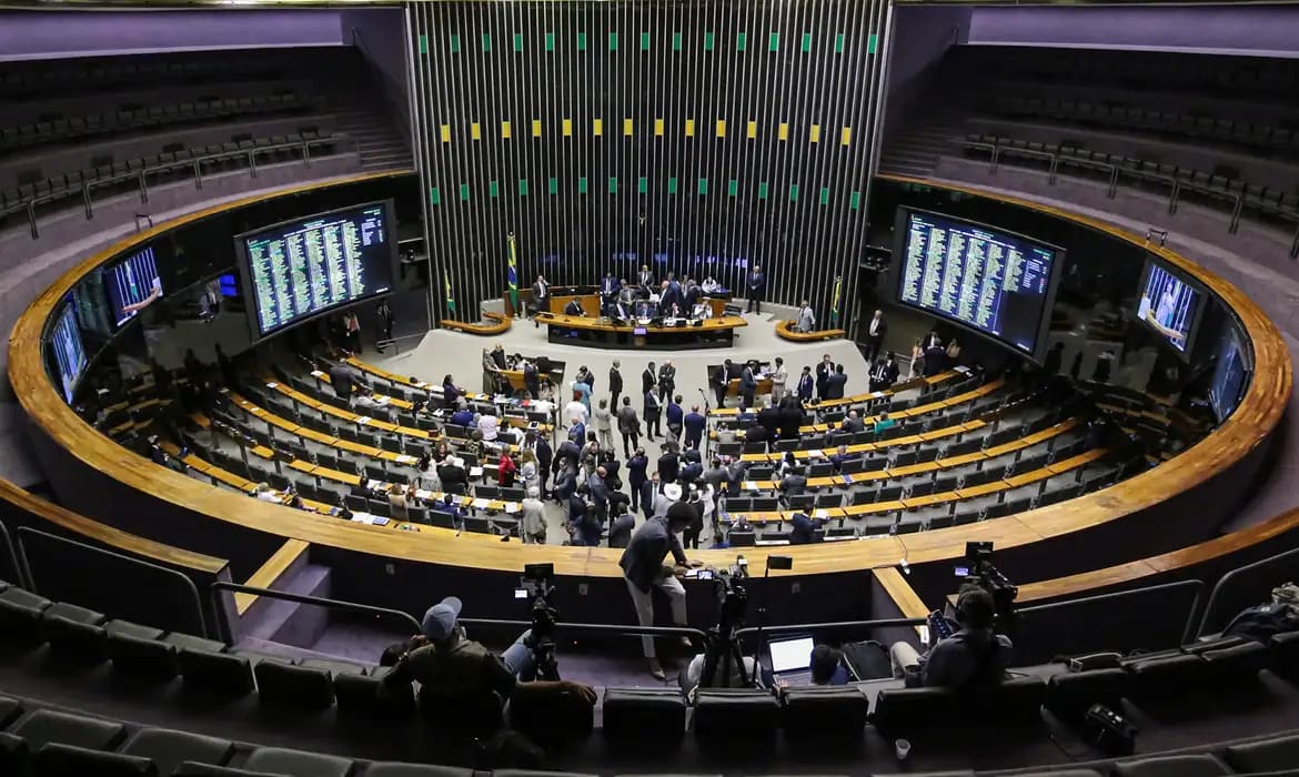 Congresso prevê aprovar fim da taxa das blusinhas em 72 horas