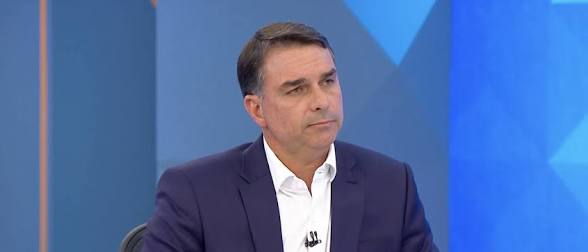 [VÍDEO] SABATINA NA GLOBO: Flávio diz ser o único candidato que pode “recolocar as instituições no seu devido lugar” e promete anistiar os presos de 8 de janeiro de 2023