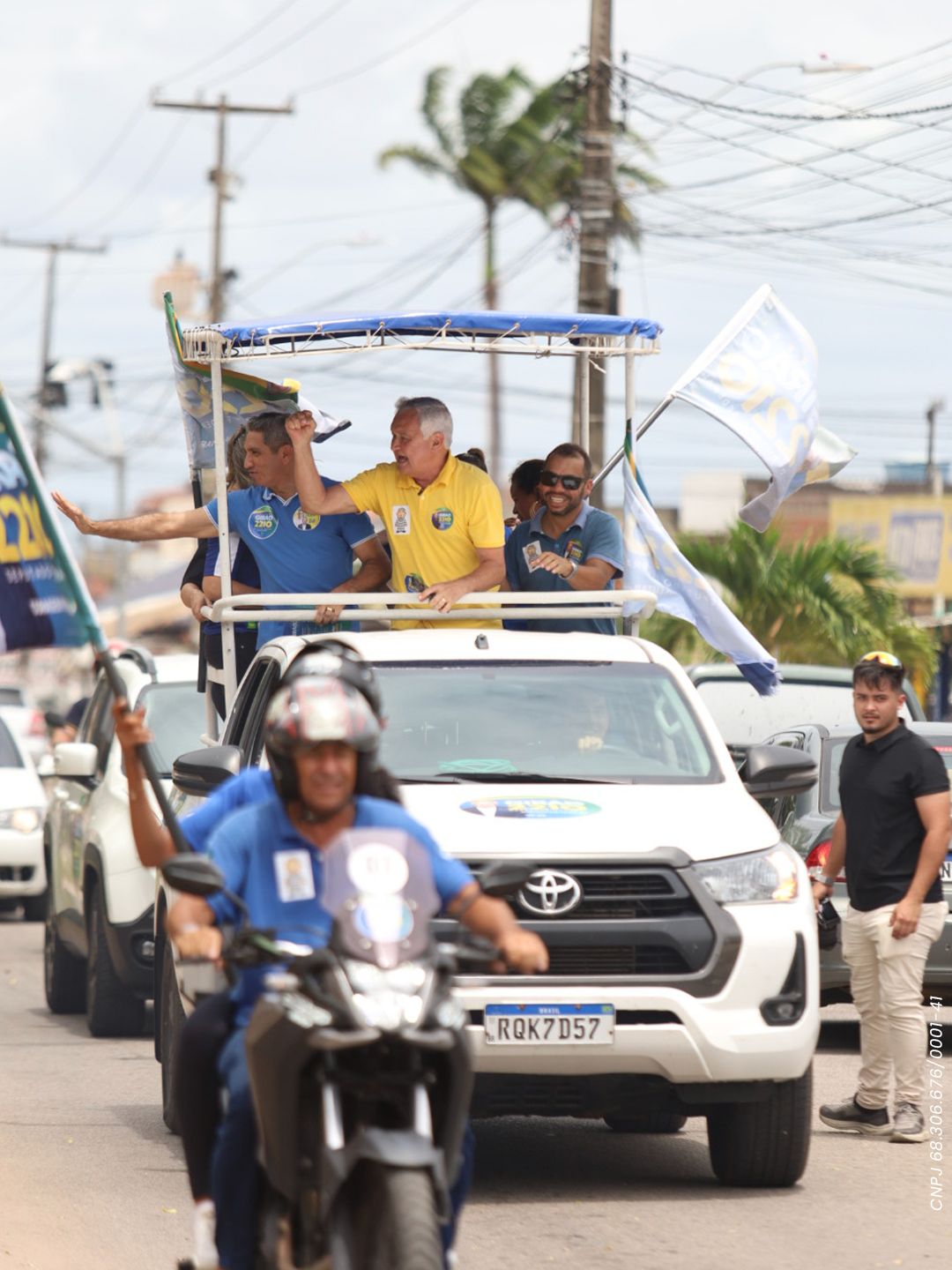 General Girão arrasta multidão e toma conta da Zona Norte de Natal em carreata histórica
