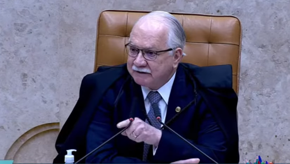 [VIDEO] Dino e Fachin batem boca em sessão sobre Moraes após interrupção de fala de Toffoli