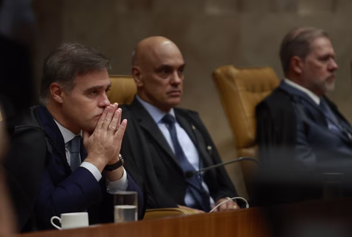 André Mendonça quer levar ao plenário relatório que liga Alexandre de Moraes ao dono do Banco Master