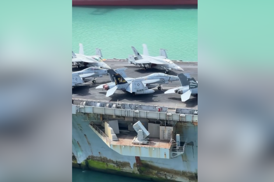 USS Abraham Lincoln chega à Tailândia coberto de ferrugem após 286 dias no mar