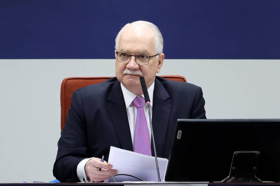 Cresce expectativa de que Fachin evite levar crise entre Moraes e Mendonça ao plenário do STF