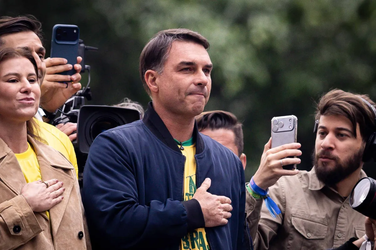 Campanha de Flávio protocola 14ª representação no TSE contra Lula por uso da máquina pública