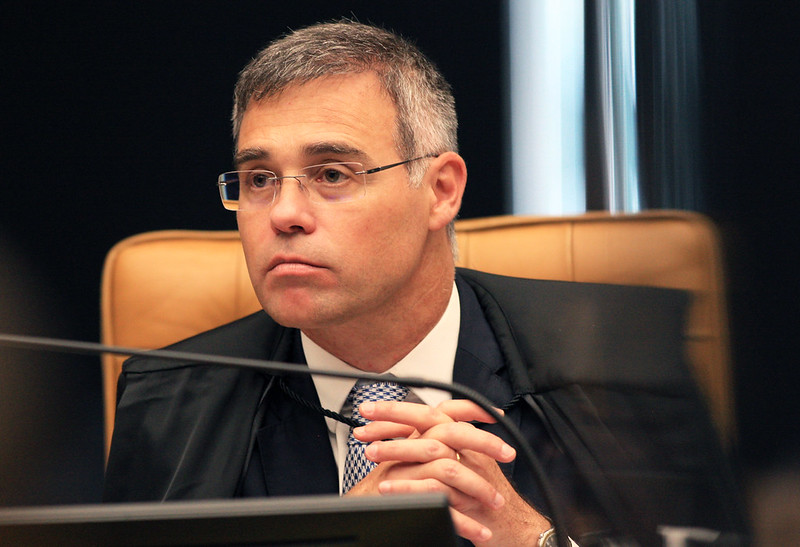 André Mendonça manda soltar operador financeiro da Conafer e retira tornozeleiras de 3 investigados