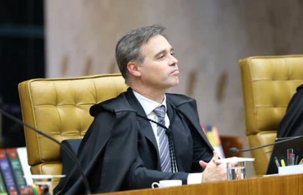 “FALTA DE LEGITIMIDADE”: Mendonça extingue ação contra reajuste do Bolsa Família anunciado por Lula