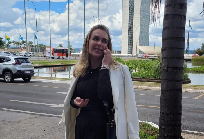 NO CELULAR DA LOBISTA: PF encontra mensagem de amiga de Lulinha citando contratos com empresa que tinha disputa com a Petrobras